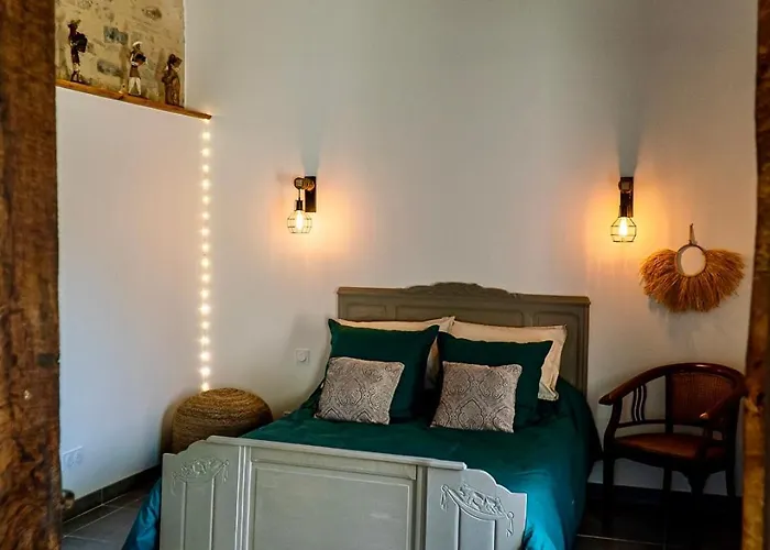 Pensión Jungle Vue Sur La Campagne A 15min D'albi 3*