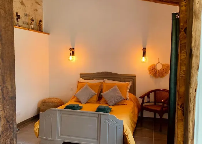 Jungle Vue Sur La Campagne A 15min D'albi Pensión